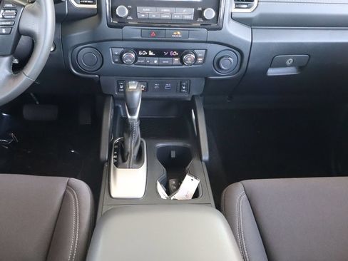 Used 2022 Nissan Frontier SV RWD image 32