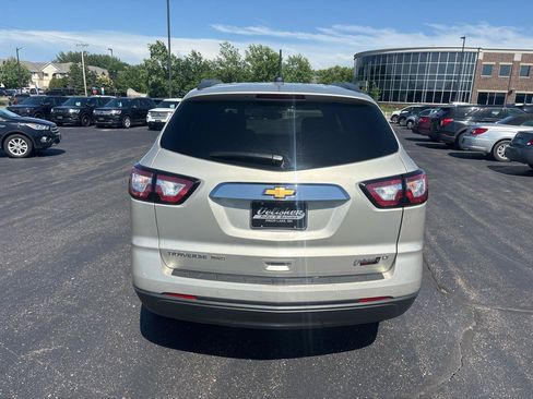 Used 2017 Chevrolet Traverse LT w/ Style and Technology Package AWD/4WD image 4