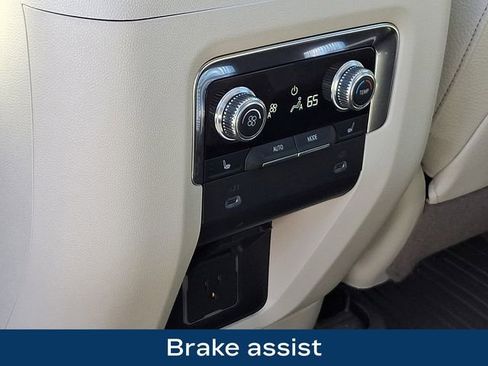 Used 2022 GMC Yukon Denali AWD/4WD image 18