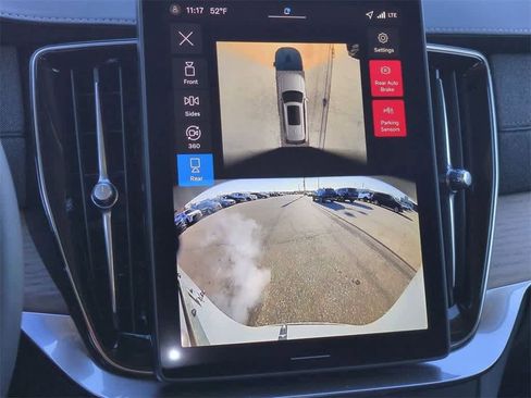 New 2026 Volvo XC90 B6 Plus w/ Protection Package Premier image 22