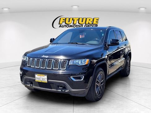 Used 2020 Jeep Grand Cherokee Laredo w/ Quick Order Package 2BN North AWD/4WD image 3