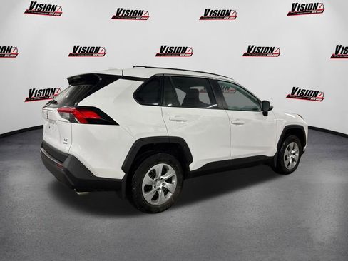 Used 2021 Toyota RAV4 LE image 5