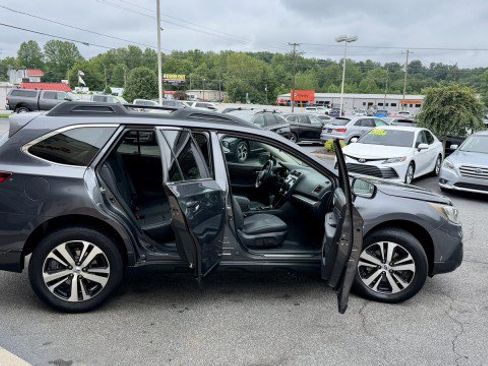 Used 2019 Subaru Outback 2.5i Limited AWD/4WD image 18