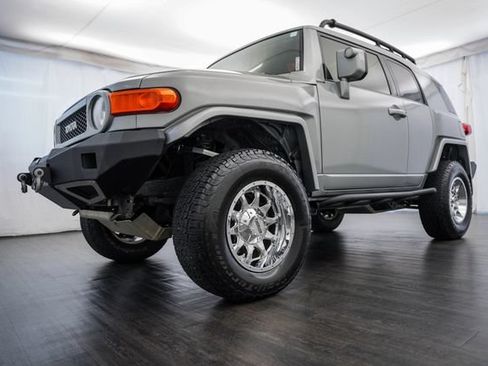 Used 2011 Toyota FJ Cruiser 4WD w/ Upgrade Pkg image 26