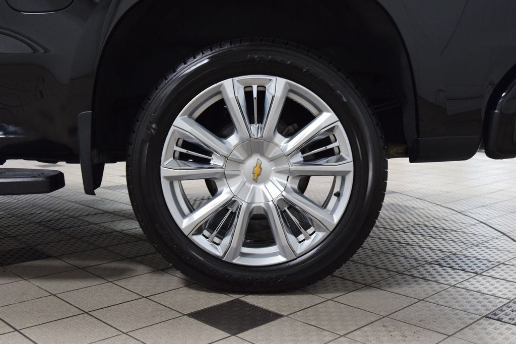 Used 2023 Chevrolet Silverado 1500 High Country w/ High Country Premium Package AWD/4WD image 28