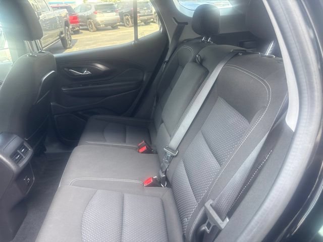 Used 2024 GMC Terrain SLE AWD/4WD image 17
