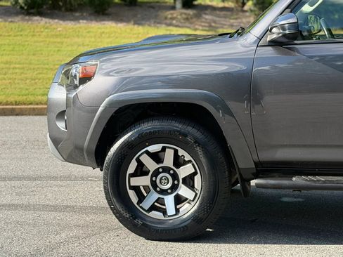 Used 2018 Toyota 4Runner TRD Off-Road AWD/4WD image 9