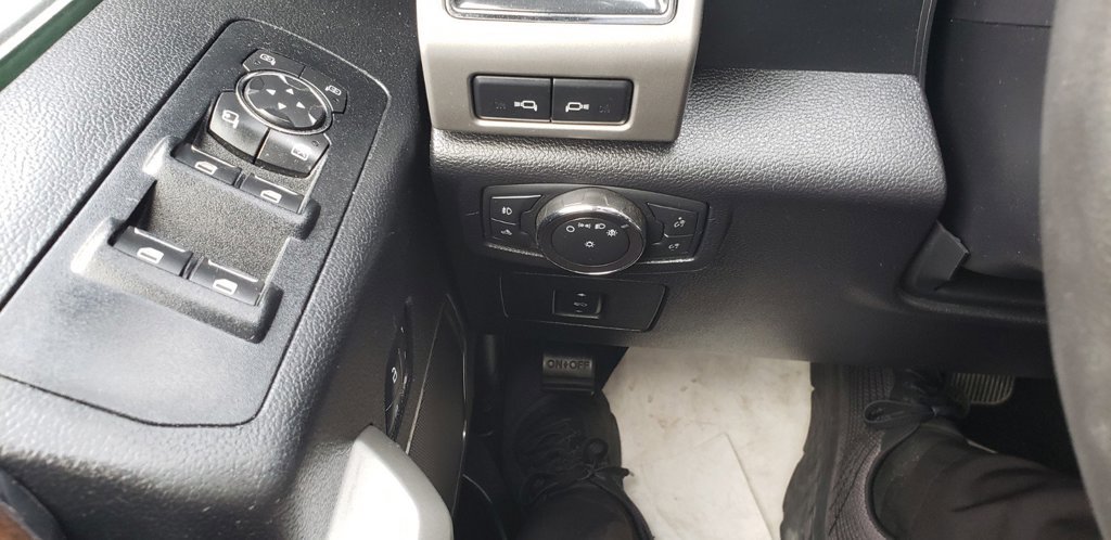 Used 2019 Ford F150 Lariat w/ Equipment Group 502A Luxury AWD/4WD image 22