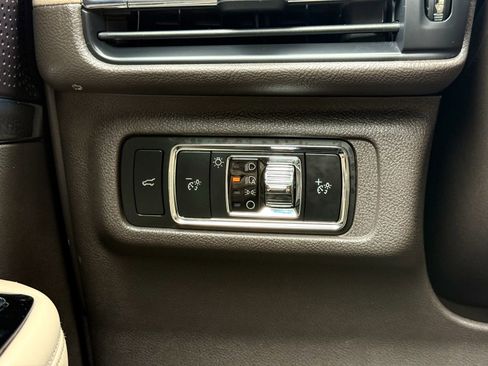 Used 2024 Lincoln Corsair AWD w/ Equipment Group 101A image 31