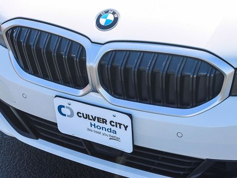 Used 2025 BMW 330i xDrive Sedan image 6