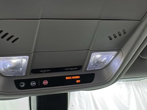 Used 2019 Chevrolet Equinox LT image 30