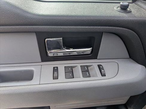 Used 2013 Ford F150 XLT w/ XLT Chrome Pkg image 16