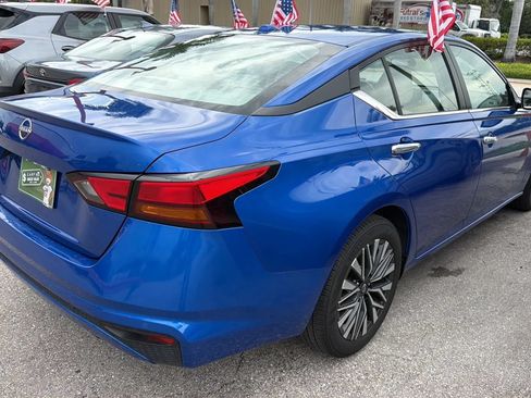 Used 2025 Nissan Altima 2.5 SV FWD image 6