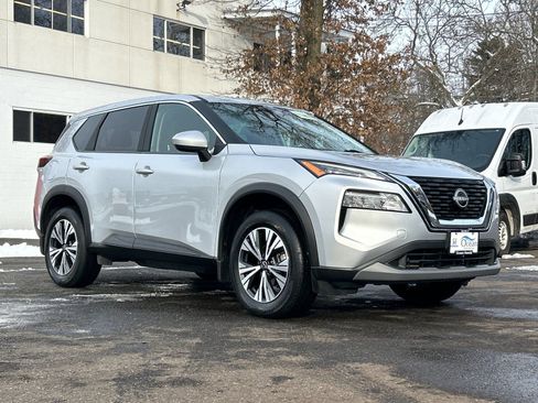 Used 2023 Nissan Rogue SV image 7