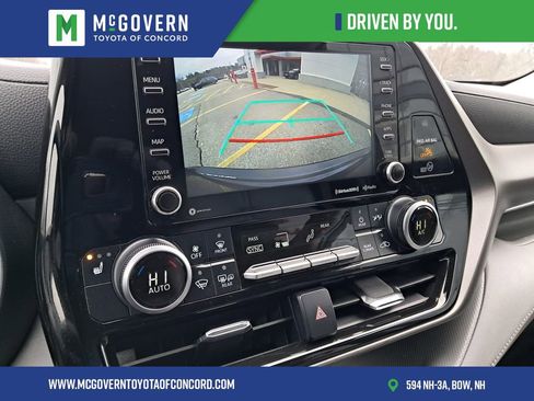 Used 2021 Toyota Highlander XLE image 16