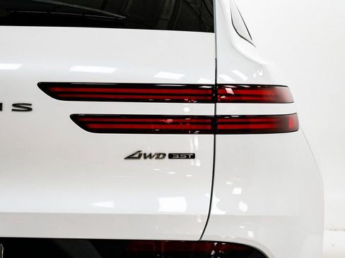 Used 2024 Genesis GV70 3.5T Sport image 31