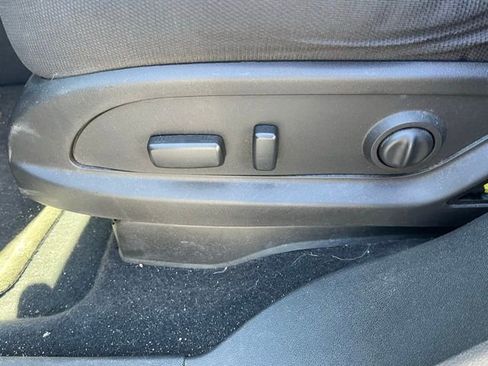 Used 2017 Chevrolet Traverse LT w/ Style and Technology Package image 8