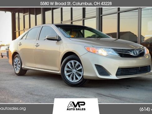 Used 2012 Toyota Camry LE image 1