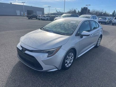 Used 2024 Toyota Corolla LE image 1