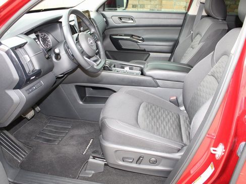 Used 2022 Nissan Pathfinder SV w/ Cargo Package image 16