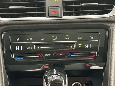 New 2026 Volkswagen Taos SE image 16