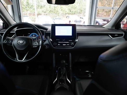 Used 2023 Toyota Corolla Cross XLE image 20