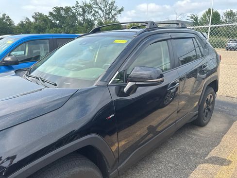 Used 2020 Toyota RAV4 LE w/ All Weather Liner Package AWD/4WD image 22