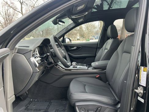 Certified 2025 Audi Q7 Premium Plus image 18