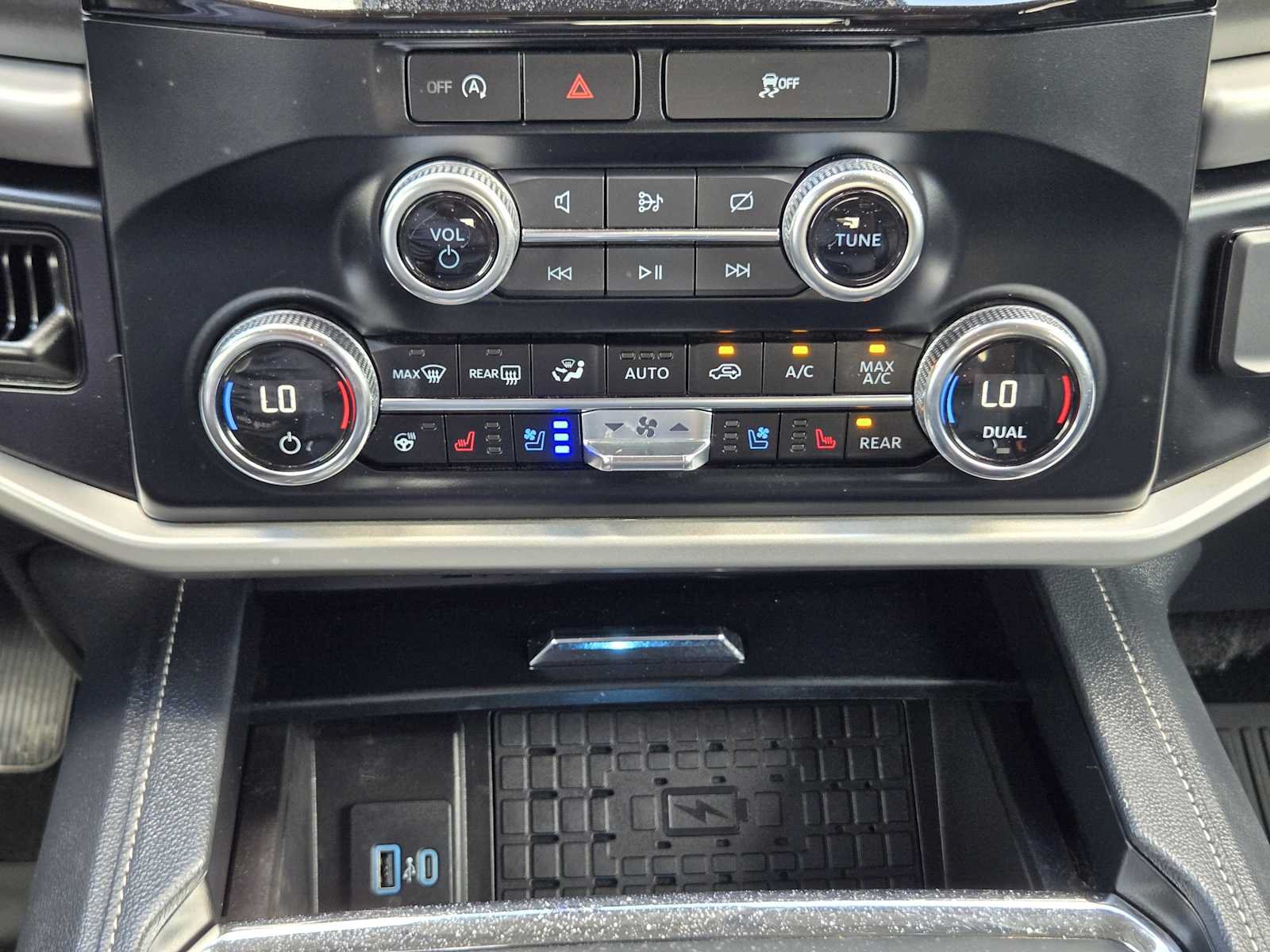 Used 2024 Ford Expedition XLT RWD image 19