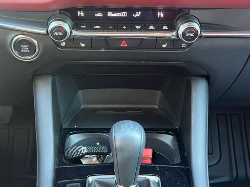 Used 2024 MAZDA MAZDA3 Hatchback w/Premium Plus Pkg image 33