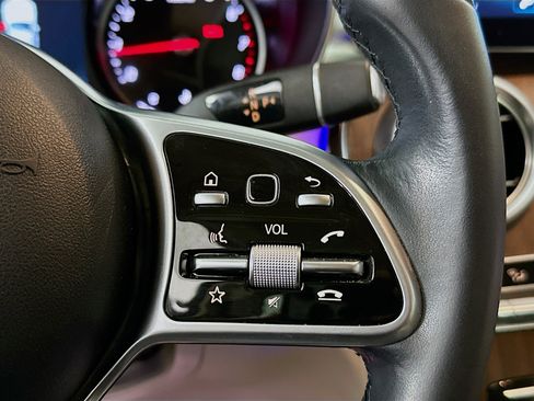 Used 2022 Mercedes-Benz GLC 300 4MATIC image 17