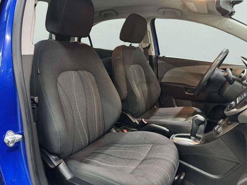 Used 2018 Chevrolet Sonic LT w/ Convenience Package FWD image 31