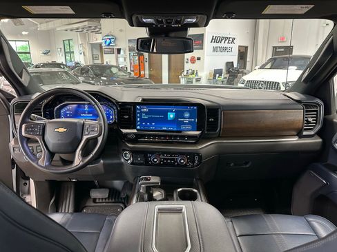 Used 2022 Chevrolet Silverado 1500 High Country w/ LPO, Dark Essentials Package AWD/4WD image 13