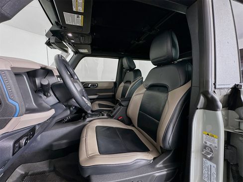 Used 2023 Ford Bronco Wildtrak image 22