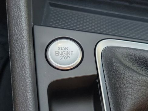 Used 2026 Volkswagen Jetta SE FWD image 23
