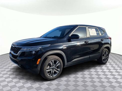 Used 2023 Kia Seltos LX image 8