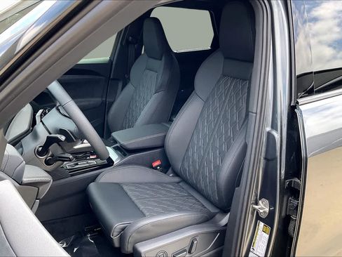Used 2025 Audi SQ5 Premium Plus AWD/4WD image 9