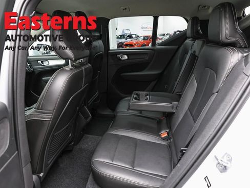 Used 2021 Volvo XC40 T4 Momentum FWD image 20