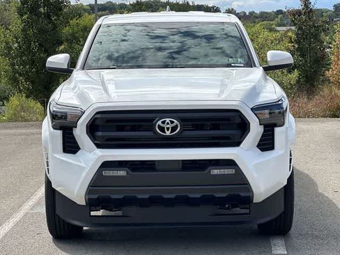 Used 2025 Toyota Tacoma SR5 RWD image 26
