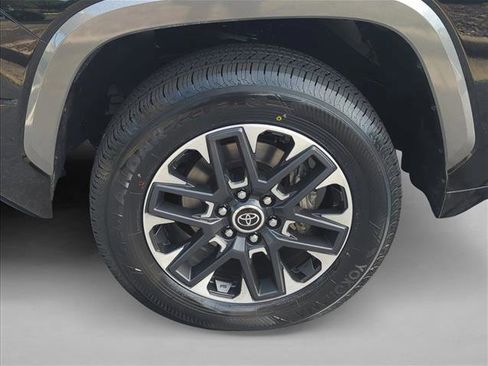 Used 2024 Toyota Tundra Limited AWD/4WD image 29