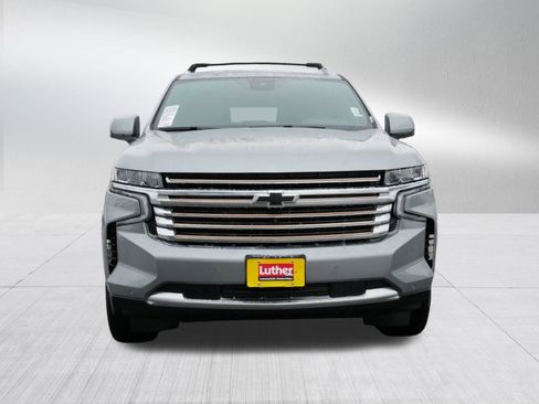 Used 2024 Chevrolet Suburban High Country image 2