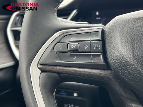 Used 2022 Jeep Grand Cherokee Limited 4xe image 18