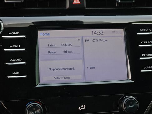 Used 2019 Toyota Camry SE w/ Carpet Mat Package image 19