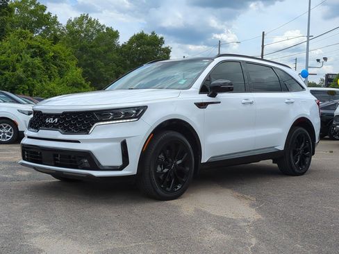 Certified 2023 Kia Sorento SX FWD image 2