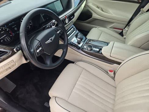 Used 2017 Genesis G90 3.3T Premium RWD image 2