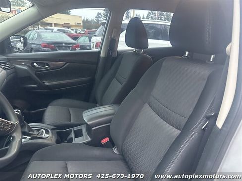 Used 2017 Nissan Rogue S image 21