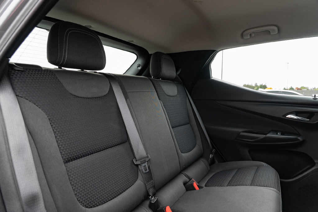 Used 2023 Chevrolet Bolt EUV LT w/ Comfort Package FWD image 27