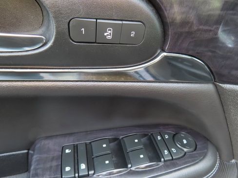 Used 2017 Buick Enclave Premium w/ Experience Buick Package image 11