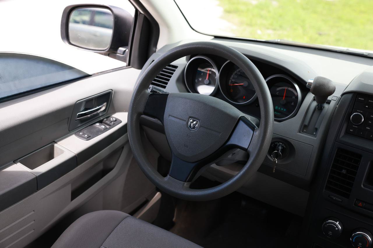 Used 2008 Dodge Grand Caravan SE FWD image 30