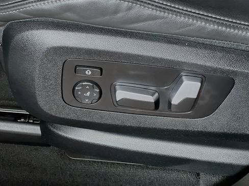 Used 2024 BMW X5 sDrive40i w/ M Sport Package image 16